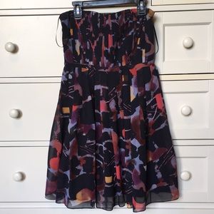 Strapless patterned dress with exposed zipper